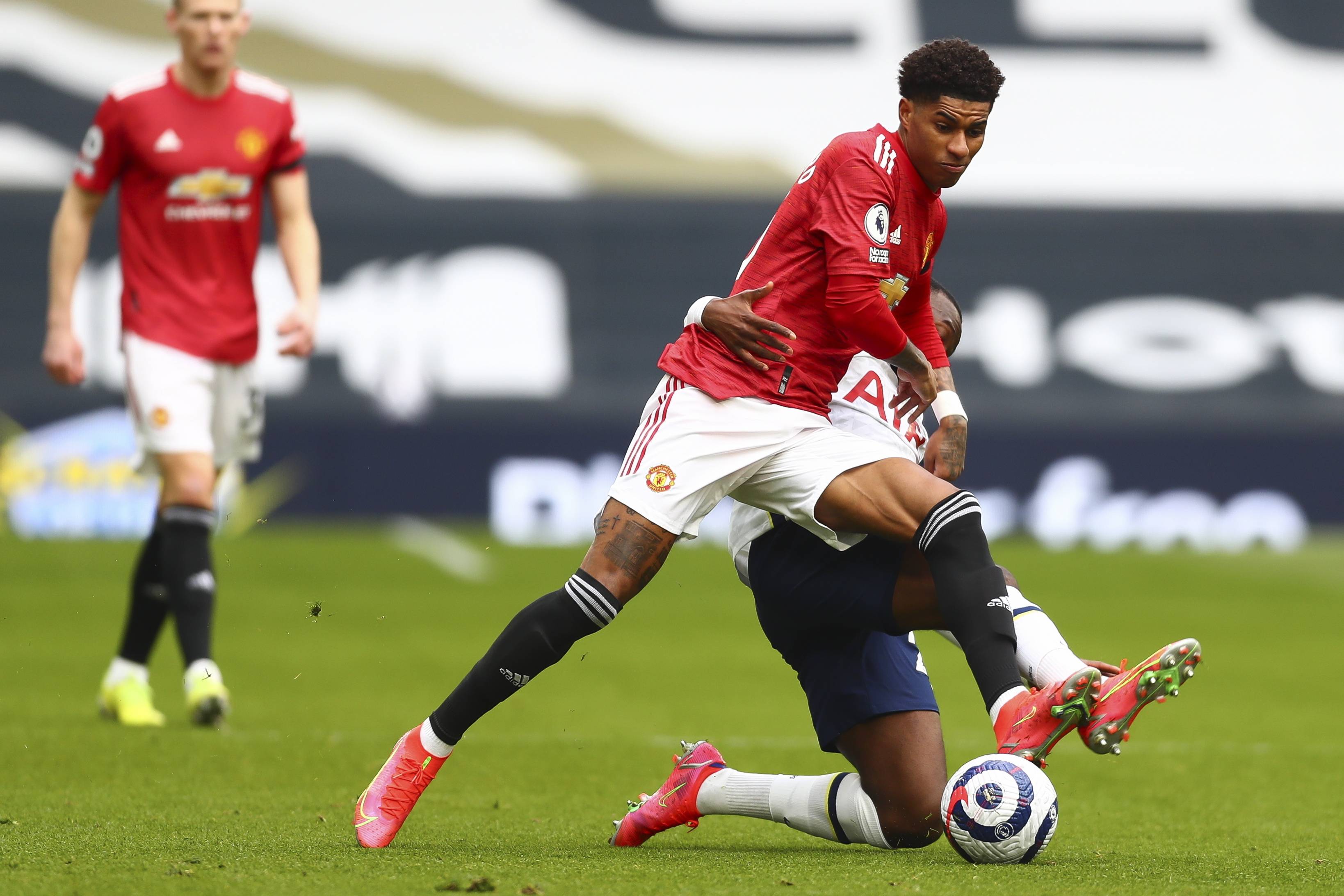 這使得英超 這使得英超